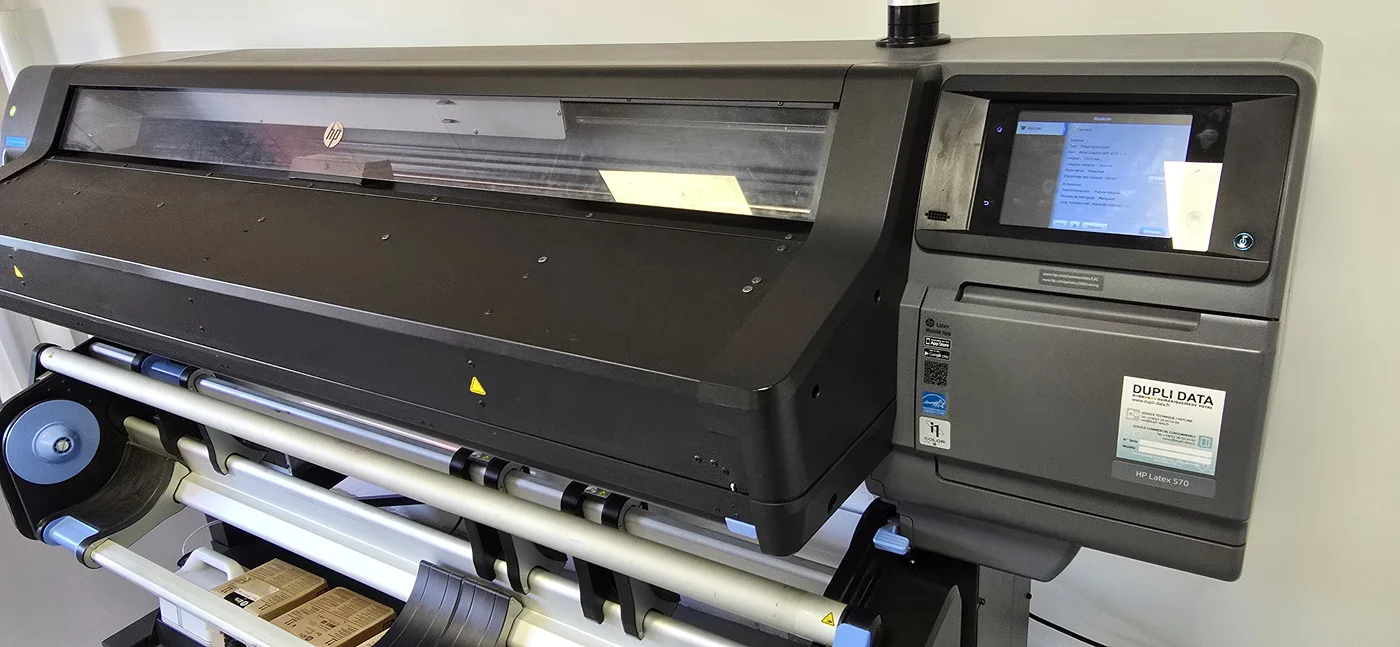 Imprimante grand format HP Latex 570 dans l'atelier ATELIER L Creil